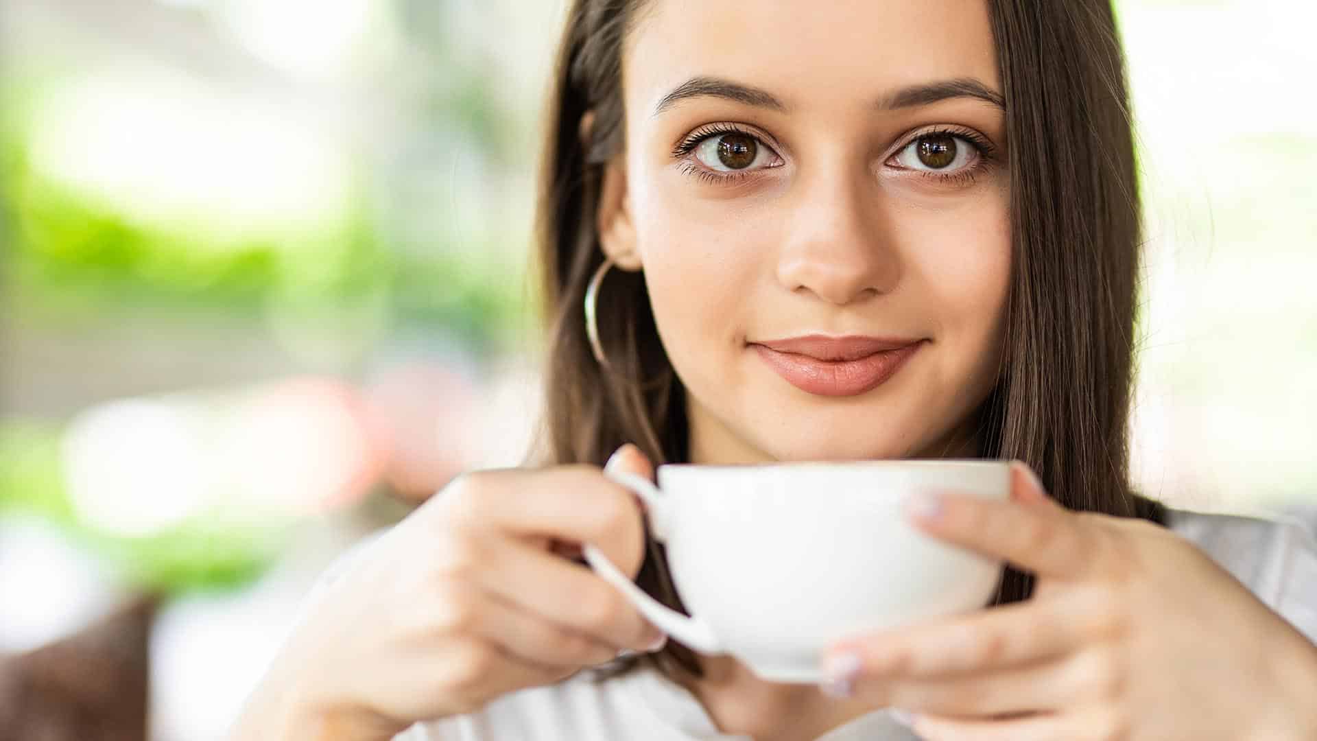 گوش در فال قهوه