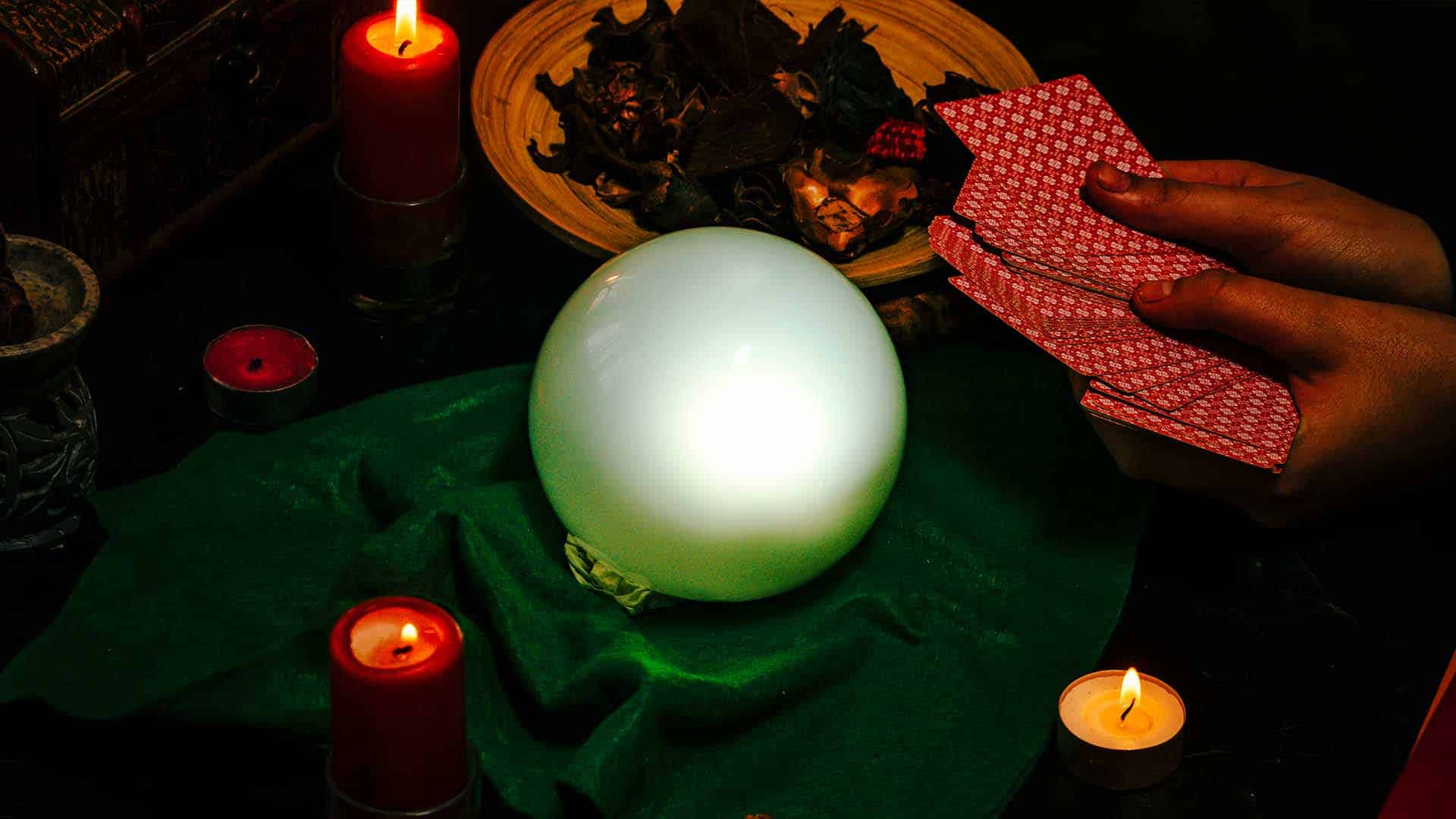 نقش فال قهوه در تصمیمگیریهای مهم