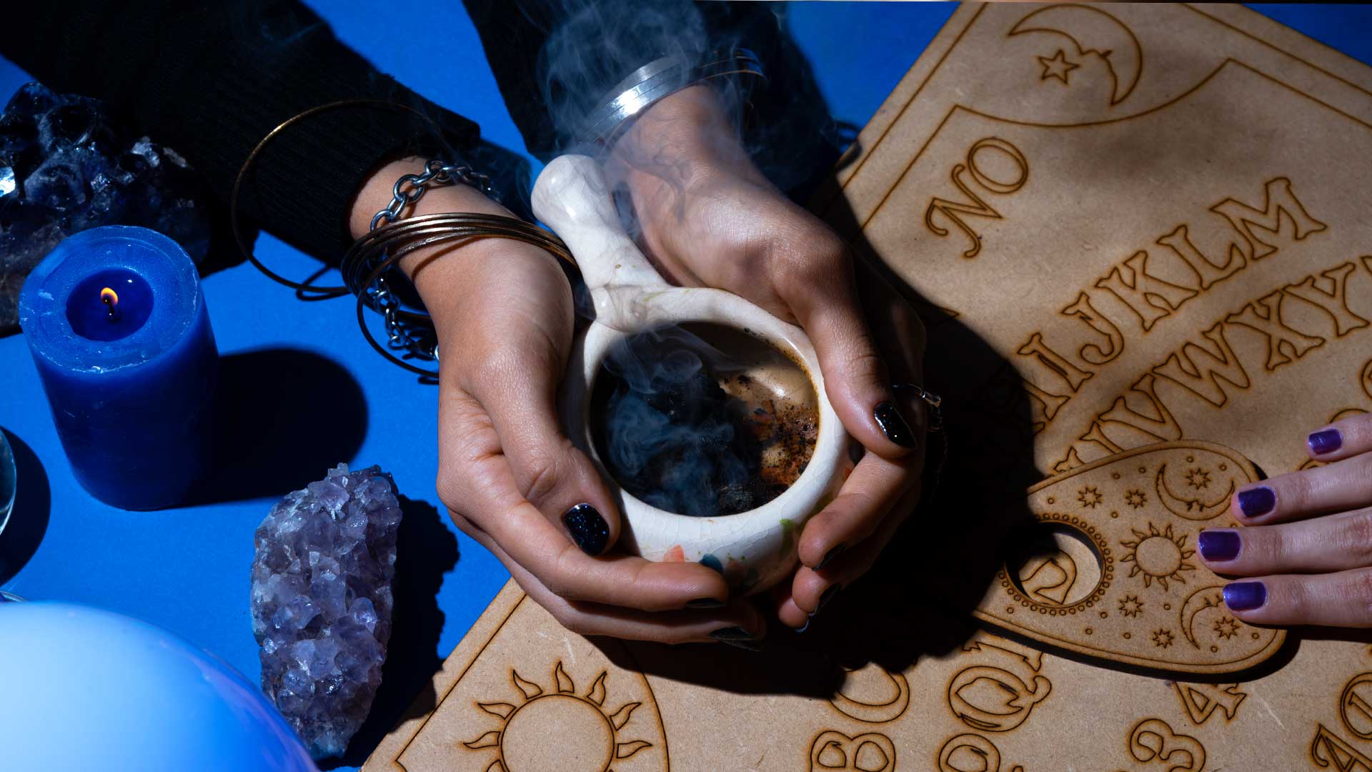 تاثیر فال قهوه بر تصمیمگیریها